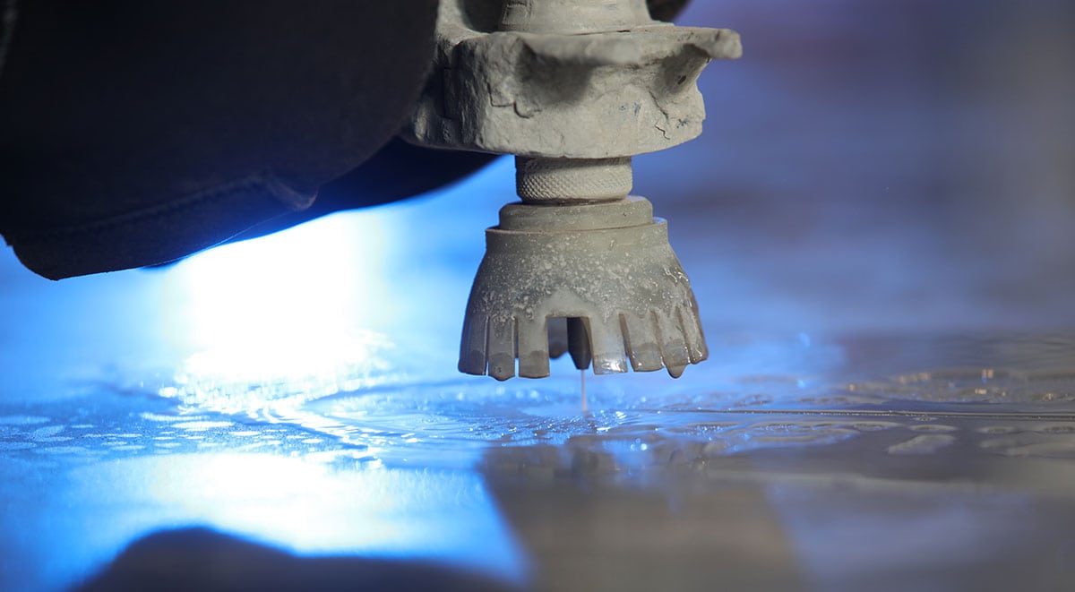 How Does a Waterjet Work? 1/2 Emtek Processed Alloys Inc. Emtek